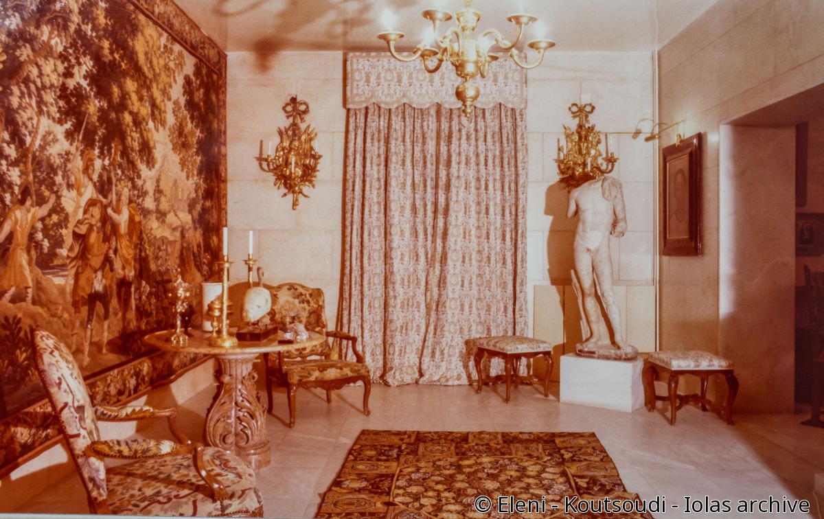 Villa Iolas interior