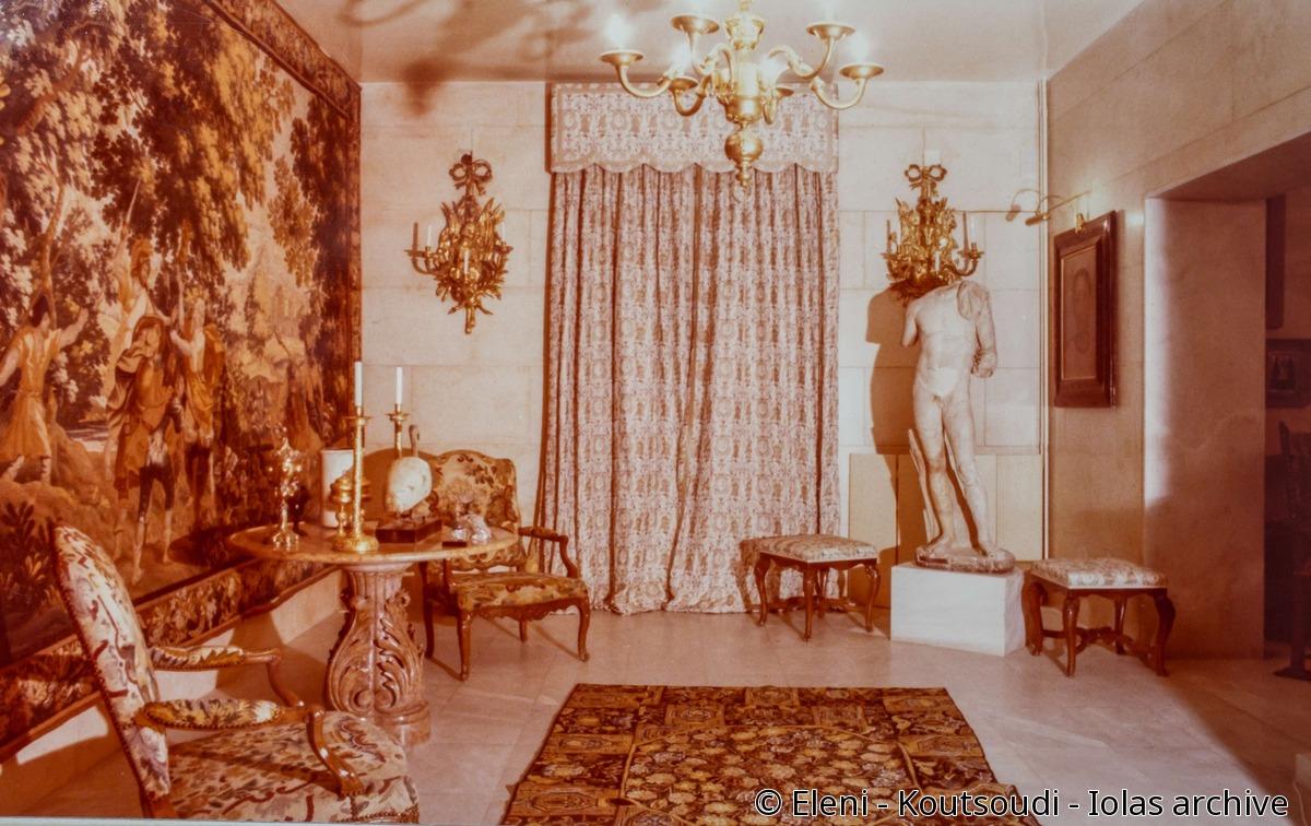 Villa Iolas interior